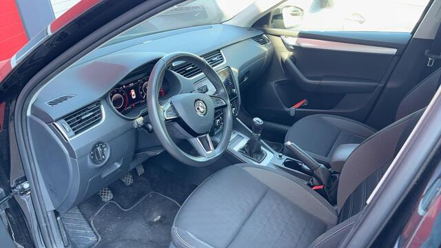 Skoda OCTAVIA 1.0 TSI Greentech Ambition Business VIRTUAL / TREKHAAK / NAVI / CARPLAY / CLIMA / PDC / BLUETOOTH / CRUISE / NL-AUTO