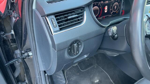 Skoda OCTAVIA 1.0 TSI Greentech Ambition Business VIRTUAL / TREKHAAK / NAVI / CARPLAY / CLIMA / PDC / BLUETOOTH / CRUISE / NL-AUTO
