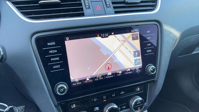 Skoda OCTAVIA 1.0 TSI Greentech Ambition Business VIRTUAL / TREKHAAK / NAVI / CARPLAY / CLIMA / PDC / BLUETOOTH / CRUISE / NL-AUTO
