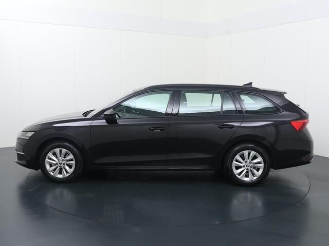 Skoda OCTAVIA Combi 1.5 TSI Edition | 115 PK | Trekhaak wegklapbaar | Cruise control | Climate control | Parkeersensoren | Stoelverwarming | Apple Carplay/Android Auto |