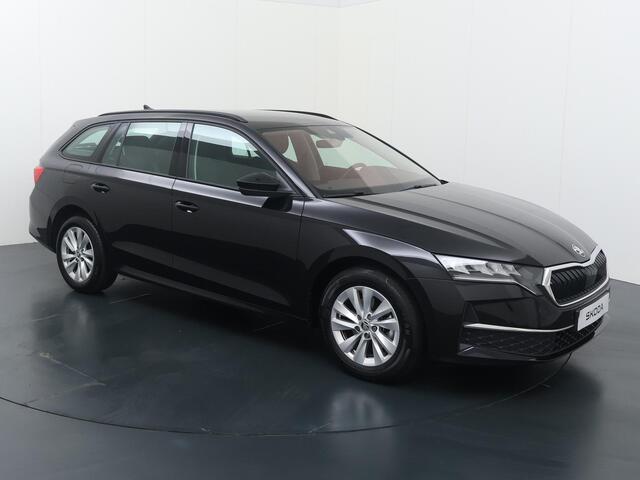 Skoda OCTAVIA Combi 1.5 TSI Edition | 115 PK | Trekhaak wegklapbaar | Cruise control | Climate control | Parkeersensoren | Stoelverwarming | Apple Carplay/Android Auto |