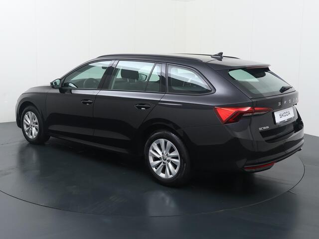 Skoda OCTAVIA Combi 1.5 TSI Edition | 115 PK | Trekhaak wegklapbaar | Cruise control | Climate control | Parkeersensoren | Stoelverwarming | Apple Carplay/Android Auto |