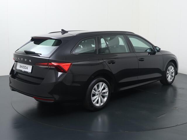 Skoda OCTAVIA Combi 1.5 TSI Edition | 115 PK | Trekhaak wegklapbaar | Cruise control | Climate control | Parkeersensoren | Stoelverwarming | Apple Carplay/Android Auto |