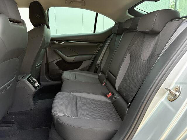 Skoda OCTAVIA 1.5 e-TSI Sport Business / All-season banden / Trekhaak 1300 kg geremd / Apple Carplay/Android Auto / Navigatie via carplay / Cruise control / Volledig Dealer onderhouden /
