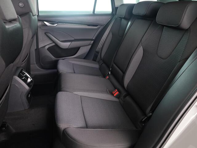 Skoda OCTAVIA Combi 1.5 TSI MHEV Business Edition Plus 150 pk 7 versn. DSG | Winter Pakket | Trekhaak | Lichtmetalen velgen 18" Lerna Antraciet