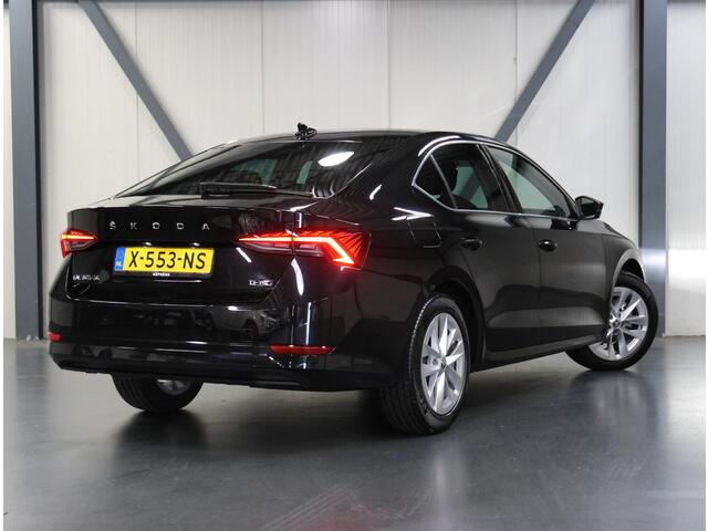 Skoda OCTAVIA 150PK Edition Plus | 1ste eigenaar | Apple Carplay/Android Auto |Stoel/voorruit verwarming | Navigatie | Electrische klep | Dodehoekdetectie | AUTOMAAT | Isofix | Privacy Glass | Parkeersensoren |