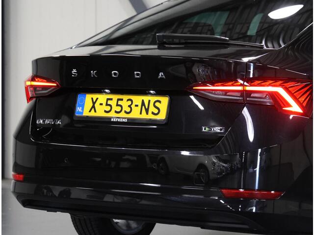 Skoda OCTAVIA 150PK Edition Plus | 1ste eigenaar | Apple Carplay/Android Auto |Stoel/voorruit verwarming | Navigatie | Electrische klep | Dodehoekdetectie | AUTOMAAT | Isofix | Privacy Glass | Parkeersensoren |