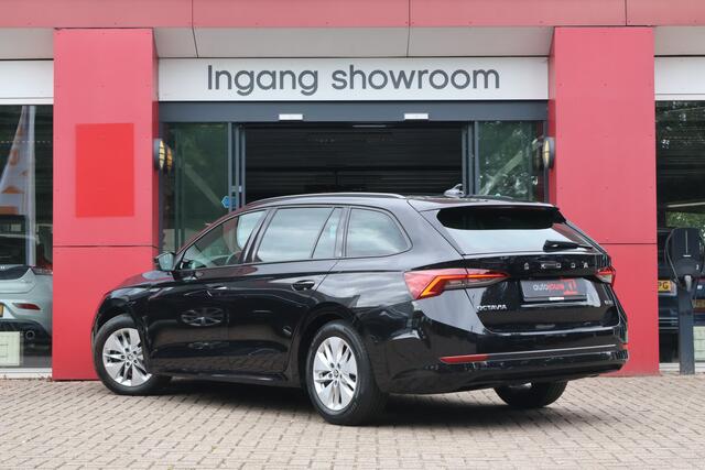 Skoda OCTAVIA Combi 1.0 e-TSI Sport Business | Virtual Cockpit | Origineel NL | Sport Stoelen | Black Optic |