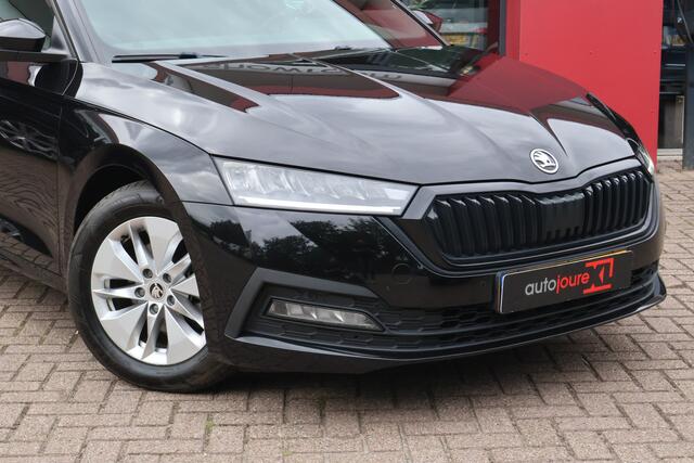 Skoda OCTAVIA Combi 1.0 e-TSI Sport Business | Virtual Cockpit | Origineel NL | Sport Stoelen | Black Optic |