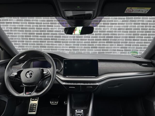Skoda OCTAVIA Combi 1.4 TSI RS iV PHEV Business | Achteruitrijcamera | Parkeersensoren | Keyless Entry | Elektrische Achterklep | Stoelverwarming voor en achter | Matrix-LED Koplampen | Navigatie | Virtual Cockpit | Plug-in Hybrid