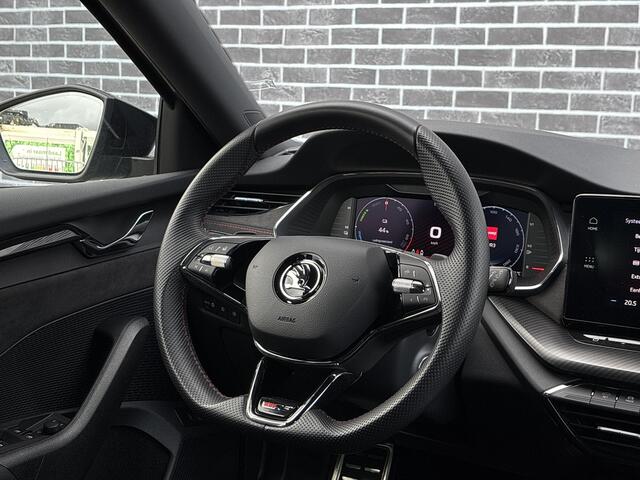 Skoda OCTAVIA Combi 1.4 TSI RS iV PHEV Business | Achteruitrijcamera | Parkeersensoren | Keyless Entry | Elektrische Achterklep | Stoelverwarming voor en achter | Matrix-LED Koplampen | Navigatie | Virtual Cockpit | Plug-in Hybrid