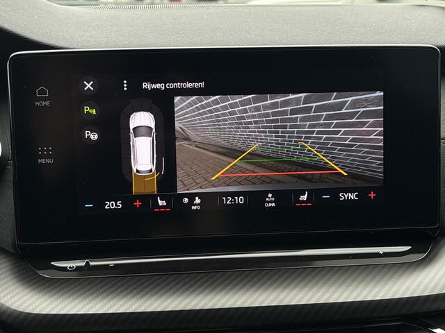 Skoda OCTAVIA Combi 1.4 TSI RS iV PHEV Business | Achteruitrijcamera | Parkeersensoren | Keyless Entry | Elektrische Achterklep | Stoelverwarming voor en achter | Matrix-LED Koplampen | Navigatie | Virtual Cockpit | Plug-in Hybrid