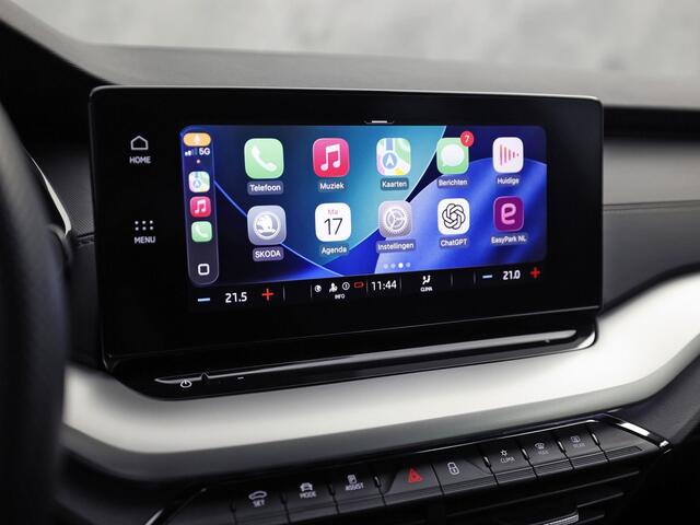 Skoda OCTAVIA Combi 1.0 TSI Sport (KUIPSTOELEN, 1e EIGENAAR, APPLE CARPLAY, GROOT NAVI, GETINT GLAS, ZWART HEMEL, KEYLESS, NIEUWSTAAT)