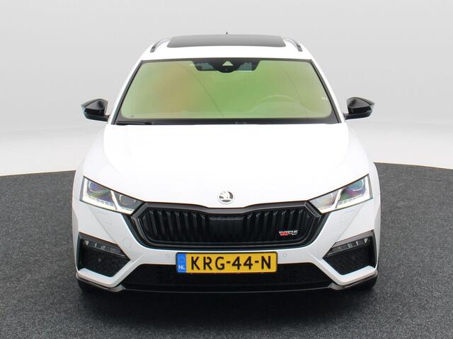 Skoda OCTAVIA Combi 1.4 TSi 245 Pk RS iV PHEV Business | Full LED | Trekhaak | Stoelverwarming | Panoramadak | Canton Audio | Camera | 19 Inch