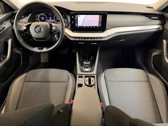 Skoda OCTAVIA Combi 1.4 TSI iV PHEV Business Edition I Adaptive Cruise I Stoelverwarming I CarPlay I Camera I
