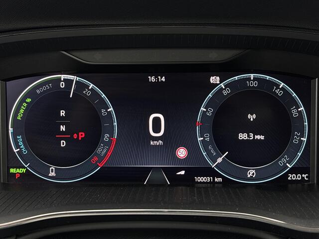 Skoda OCTAVIA Combi 1.4 TSI iV PHEV Business Edition Plus | Plug-in Hybrid | Achteruitrijcamera | Parkeersensoren | Head-up Display | Keyless Entry | Elektrische Achterklep | Elektrisch Verstelbare Voorstoelen | Stoelverwarming | Navigatie | Apple Carplay | Android Auto