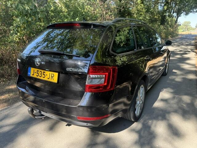Skoda OCTAVIA 1.6 TDI Sport Bns