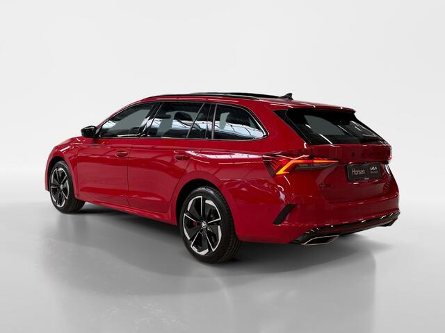 Skoda OCTAVIA Combi 1.4 TSI RS iV PHEV I Panoramadak I Sportstoelen I Metallic I Stoelverwarming I Camera I Elek. Stoelen I Memory I LED I Elek. Achterklep I