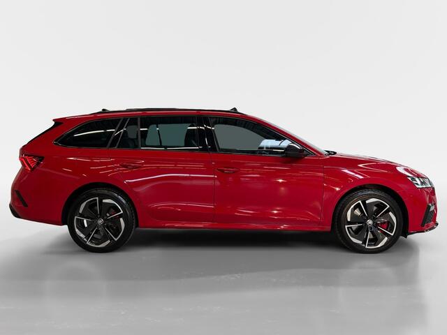 Skoda OCTAVIA Combi 1.4 TSI RS iV PHEV I Panoramadak I Sportstoelen I Metallic I Stoelverwarming I Camera I Elek. Stoelen I Memory I LED I Elek. Achterklep I