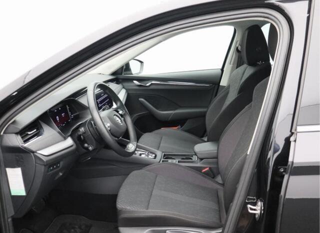 Skoda OCTAVIA Combi 1.4 TSI iV PHEV Ambition | Stuurverwarming | Stoelverwarming | Cruise Control | Apple Carplay | Keyless | Navigatie | Parkeersensoren | LED | DAB