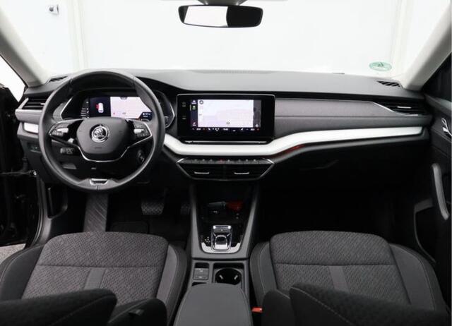 Skoda OCTAVIA Combi 1.4 TSI iV PHEV Ambition | Stuurverwarming | Stoelverwarming | Cruise Control | Apple Carplay | Keyless | Navigatie | Parkeersensoren | LED | DAB