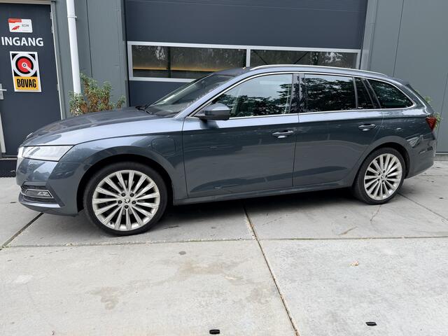Skoda OCTAVIA Combi 1.4 TSI iV 204pk DSG PHEV Business Edition Plus Climate Control Elektr. Klep Stoelverwarming Navigatie