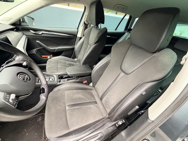 Skoda OCTAVIA Combi 1.4 TSI iV 204pk DSG PHEV Business Edition Plus Climate Control Elektr. Klep Stoelverwarming Navigatie