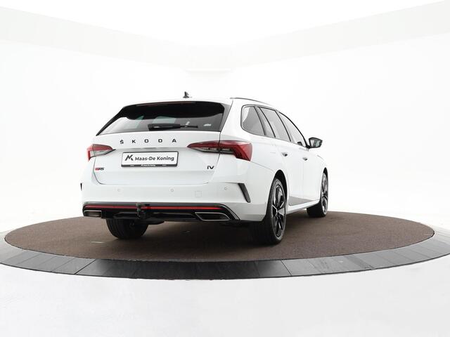 Skoda OCTAVIA Combi 1.4 TSI iV PHEV 245pk DSG RS · Inklapbare Trekhaak · Head-Up Display · Matrix LED · Stoelverwarming · ACC · Keyless ·