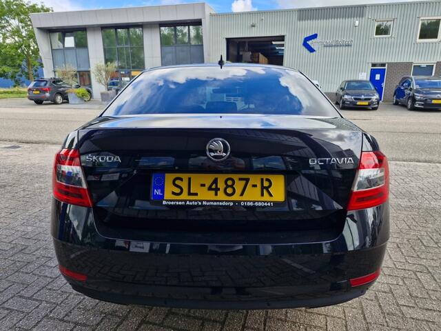 Skoda OCTAVIA 1.0 TSI Ambition Business | 116PK | Navigatie | Camera | Cruise Control |