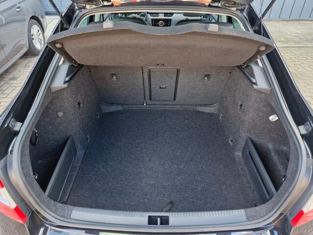 Skoda OCTAVIA 1.0 TSI Ambition Business | 116PK | Navigatie | Camera | Cruise Control |