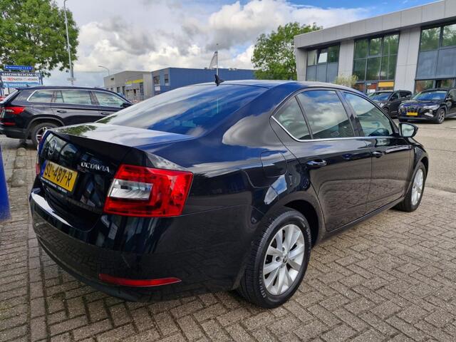 Skoda OCTAVIA 1.0 TSI Ambition Business | 116PK | Navigatie | Camera | Cruise Control |