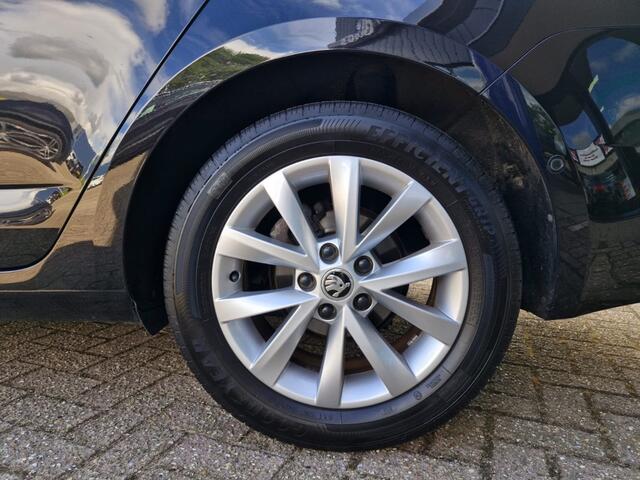 Skoda OCTAVIA 1.0 TSI Ambition Business | 116PK | Navigatie | Camera | Cruise Control |
