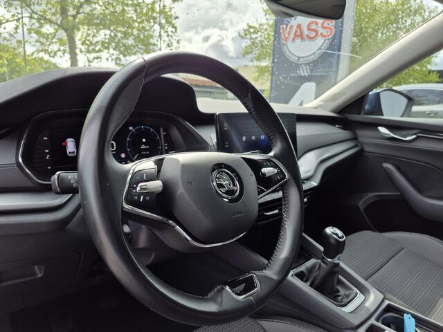 Skoda OCTAVIA Combi BWJ 2021 | 1.0TSI 111PK Business Edition | PANO SCHUIFDAK | VIRTUAL COCKPIT | CARPLAY | CLIMA | NAVI | PDC 2X |