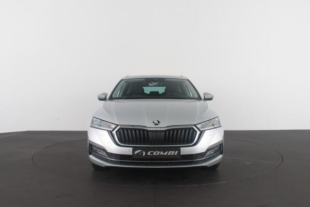 Skoda OCTAVIA Combi 1.0 TSI Business Edition > Camera/Trekhaak/Sfeerverlichting/Keyless