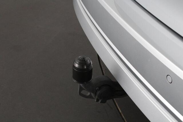 Skoda OCTAVIA Combi 1.0 TSI Business Edition > Camera/Trekhaak/Sfeerverlichting/Keyless