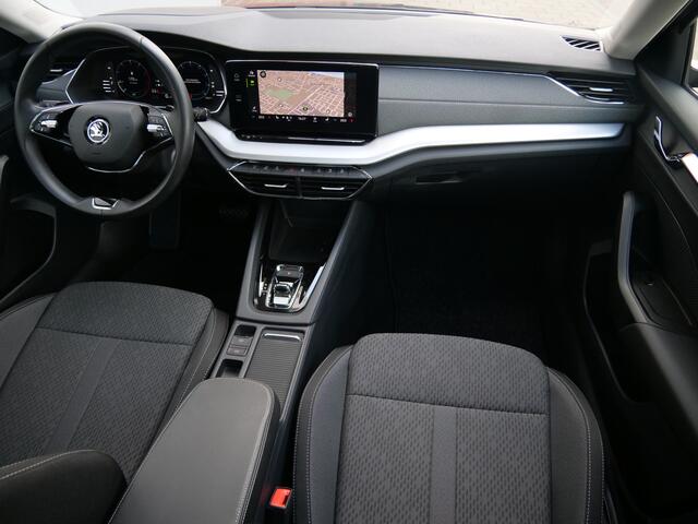 Skoda OCTAVIA Combi 1.5 e-TSI Business 150 Pk Automaat Navi / DAB / Apple Carplay / PDC