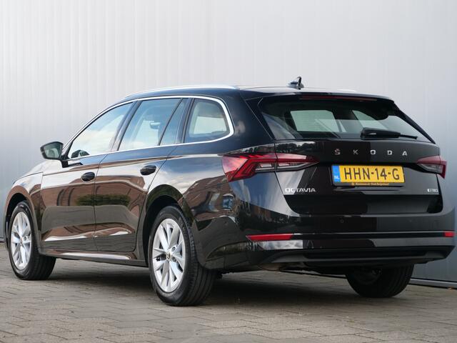 Skoda OCTAVIA Combi 1.5 e-TSI Business 150 Pk Automaat Navi / DAB / Apple Carplay / PDC