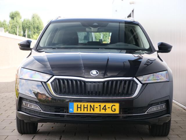 Skoda OCTAVIA Combi 1.5 e-TSI Business 150 Pk Automaat Navi / DAB / Apple Carplay / PDC