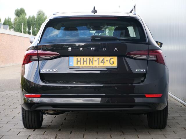 Skoda OCTAVIA Combi 1.5 e-TSI Business 150 Pk Automaat Navi / DAB / Apple Carplay / PDC