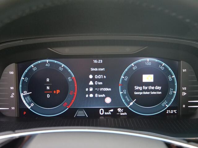 Skoda OCTAVIA Combi 1.5 e-TSI Business 150 Pk Automaat Navi / DAB / Apple Carplay / PDC
