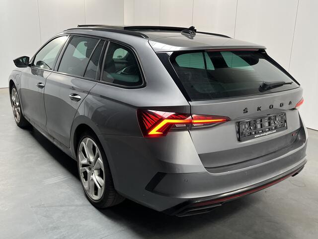 Skoda OCTAVIA Combi 1.4 TSI RS iV PHEV Business / AUTOMAAT/ PANO/ NAVI/ SMARTLINK/ PARK. SENSOREN + CAMERA/ STOELVERWARM. V&A/ CRUISE/ KEYLESS