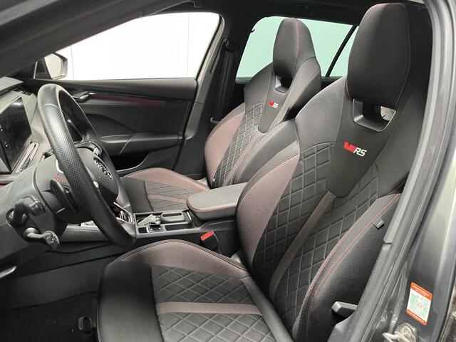 Skoda OCTAVIA Combi 1.4 TSI RS iV PHEV Business / AUTOMAAT/ PANO/ NAVI/ SMARTLINK/ PARK. SENSOREN + CAMERA/ STOELVERWARM. V&A/ CRUISE/ KEYLESS