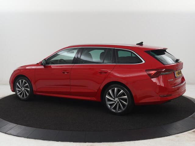 Skoda OCTAVIA Combi 1.5 TSI First Edition | Stoelverwarming | Cruise control | Carplay | Sfeerverlichting | Camera | Parkassist | Climate control | Virtueel dashboard | Elektrische achterklep | 18" velgen