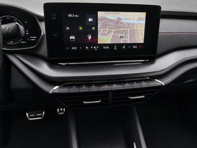 Skoda OCTAVIA 1.4 TSI 245pk DSG RS iV PHEV Business · Camera · Apple/Android Car Play · Wegklapbare Trekhaak · Stoelverwarming · 18'' Inch ·