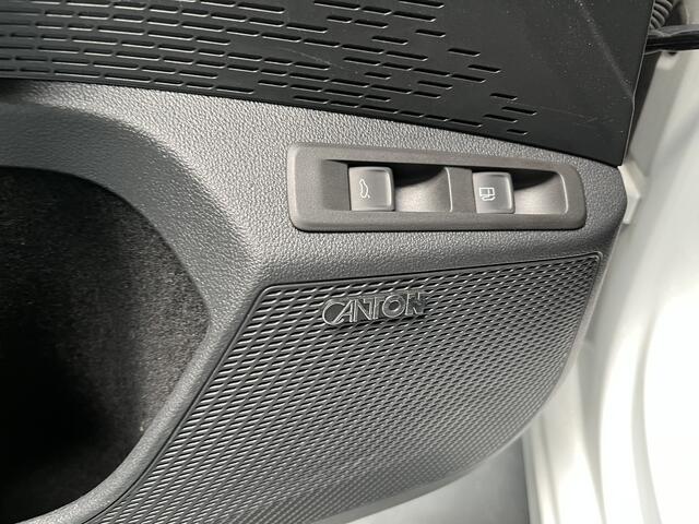 Skoda OCTAVIA Combi 1.4 TSI RS iV PHEV / AUTOMAAT/ 245 PK/ PANO/ ACC/ SMARTLINK/ PARK.SENSOR. + CAMERA/ STUUR+STOELVERWARM./ DCC/ HEAD-UP/ ELEK.ACHTERKLEP/ DODEHOEK/ CANTON AUDIO/ DIGITAL DASH/ NAVI/ DAB/ CLIMA/ LED