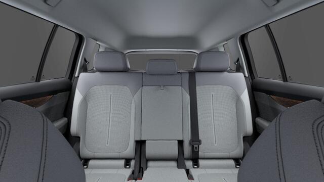 Skoda Peaq 90 Business Edition | Interieur Suite Ceramique | Convenience Pakket | Tech Pakket | Relex Pakket | Trekhaak wegklapbaar | 20" inch velgen "Mustela" |