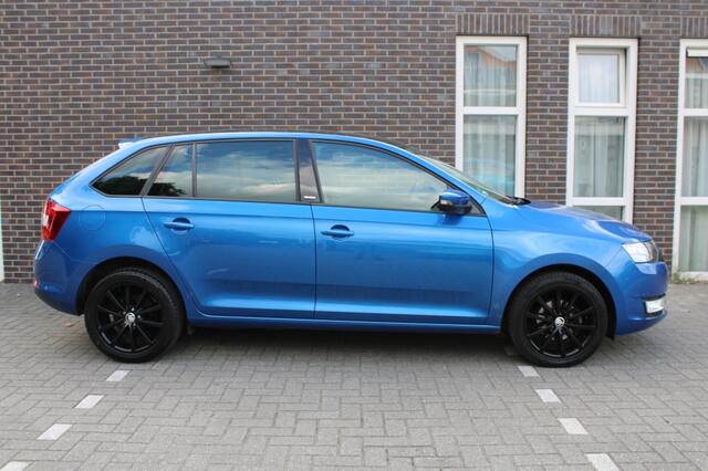 Skoda RAPID 1.2 TSI Grt JOY-clima-navi-panodak-lmv