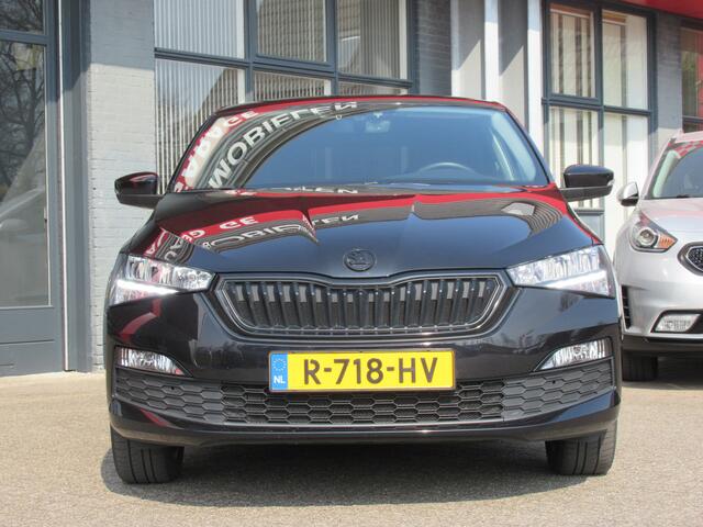 Skoda RAPID 1.6 MPI 110pk Businessline Automaat | Clima-Airco | Apple Carplay | Parkeercamera | Incl. BOVAG Garantie | Stoelverwarming + Stuurverwarming |