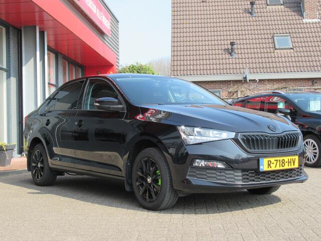 Skoda RAPID 1.6 MPI 110pk Businessline Automaat | Clima-Airco | Apple Carplay | Parkeercamera | Incl. BOVAG Garantie | Stoelverwarming + Stuurverwarming |