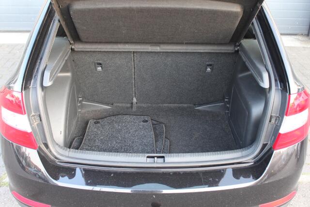Skoda RAPID Spaceback 1.2 TSI Greentech Comfort Airco ,LM Velgen , Bluetooth, Audio, Electr raambediening